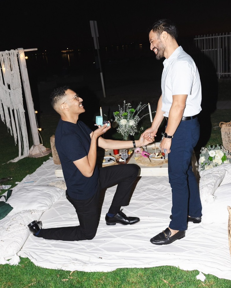 Simone proposing to Jorge
